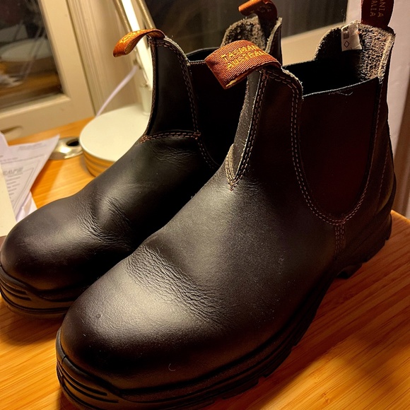 Men's Blundstone Boots, Rugged Lug sole, Brown leather, US size 11 (AUS size 10) - Picture 1 of 4